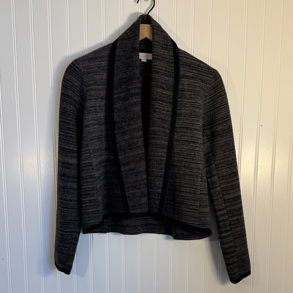 LOFT 100% Merino Wool Charcoal Knit Black Trim Cropped Blazer Cardigan Small